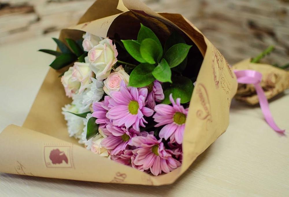 Букет цветов из: Розы и Хризантемы в Хоре