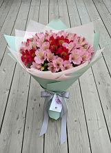 Букет цветов из:  Альстромерии в Хоре