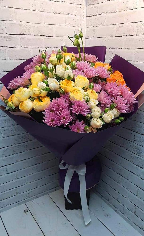 Букет цветов из: Хризантемы и Розы в Хоре