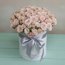 Цветочная композиция из Розы в шляпной коробке в Хоре