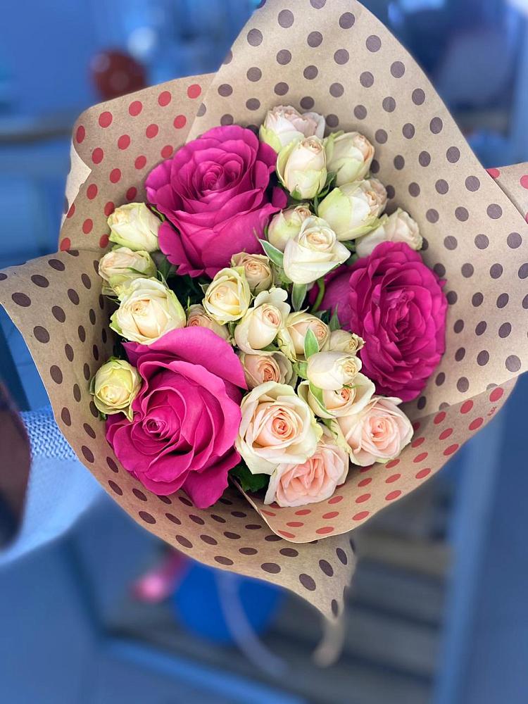 Букет цветов из: Розы в Хоре