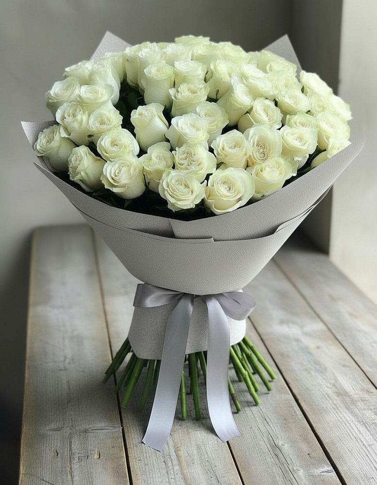 Букет 35 Белых роз в Хоре