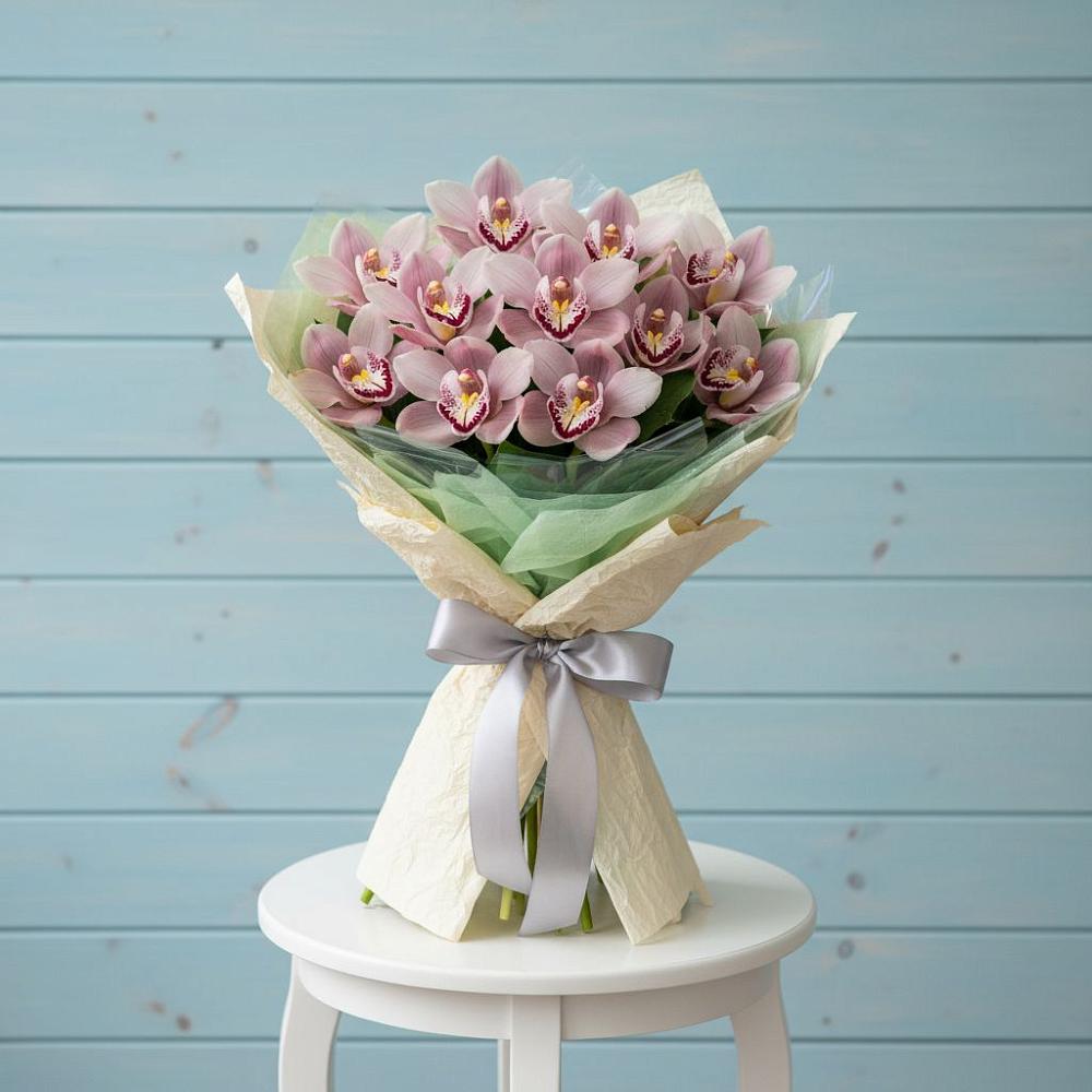 Букет цветов из: Орхидеи и Розы в Хоре