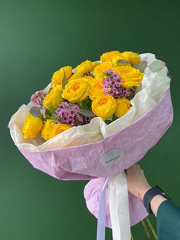 Букет Кустовые желтые розы в Хоре