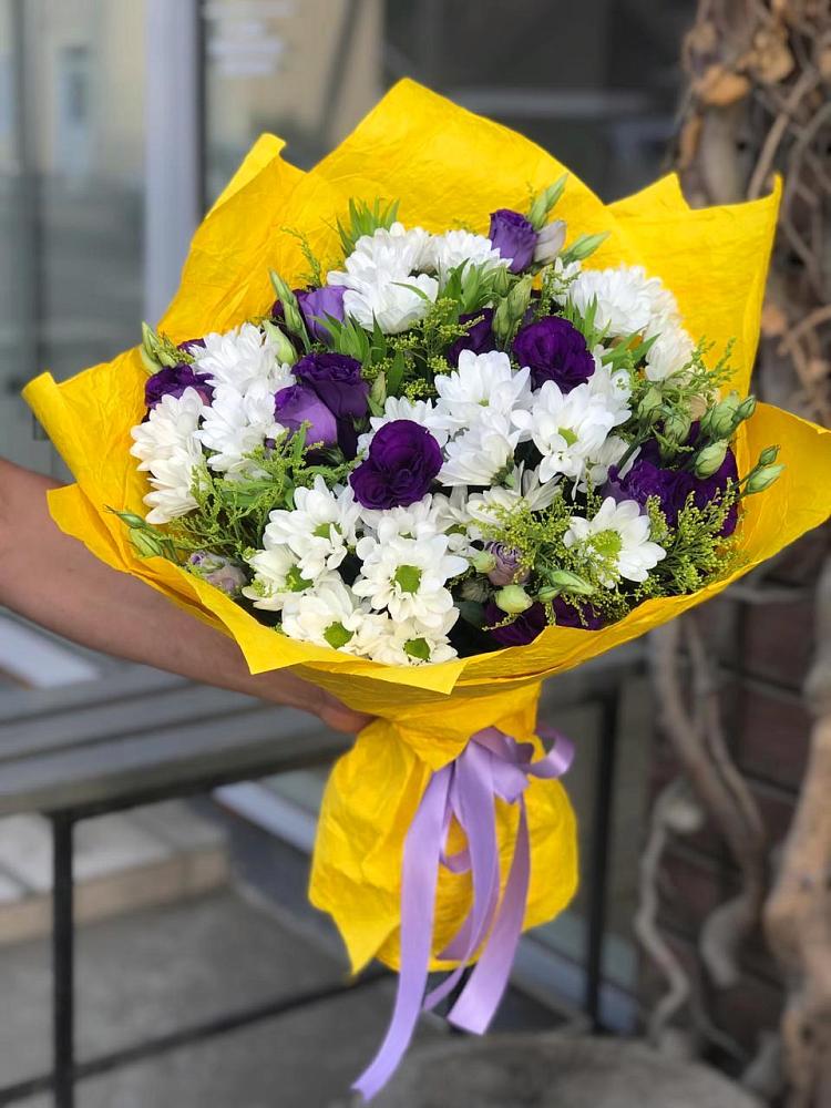 Букет цветов из: Ирисы, Хризантемы и Ромашки в Хоре