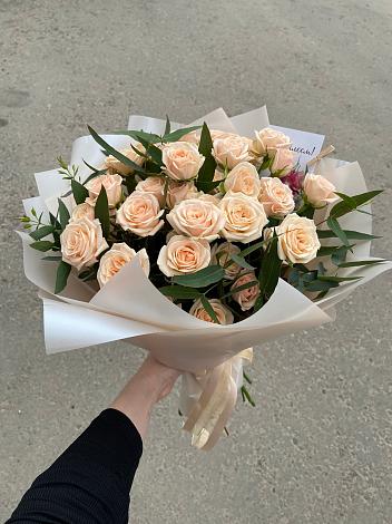 Букет Кремовые розы Латте в Хоре