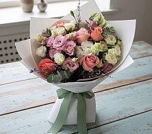 Букет цветов из:  Розы, Лизиантусы и Гвоздики #REPLACE_PRED# Хоре