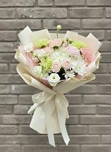 Букет цветов из:  Гвоздики, Розы, Лизиантусы и Хризантемы #REPLACE_PRED# Хоре