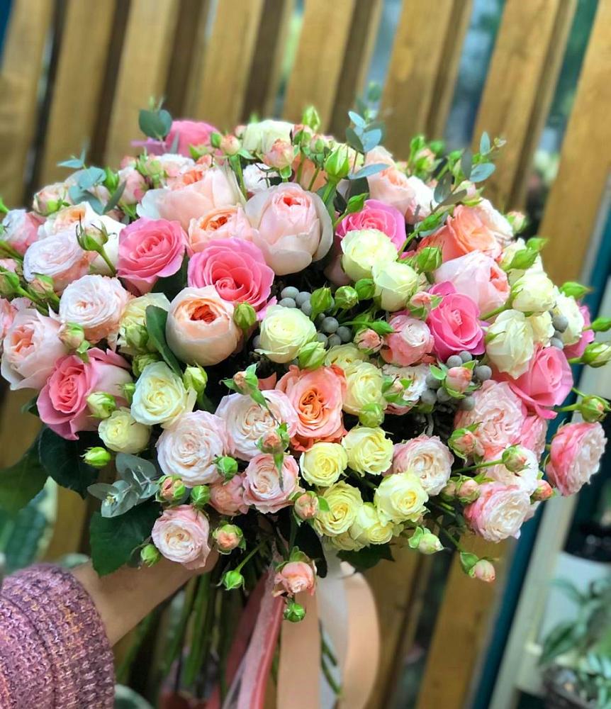 Букет цветов из: Розы в Хоре