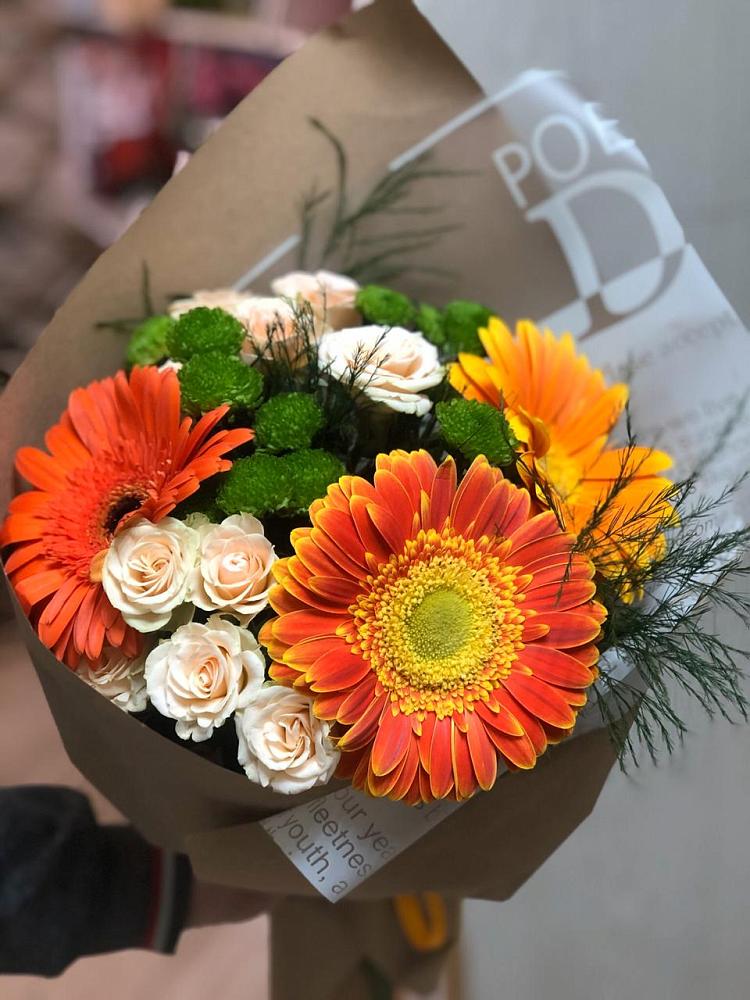 Букет цветов из: Герберы, Хризантемы и Розы в Хоре