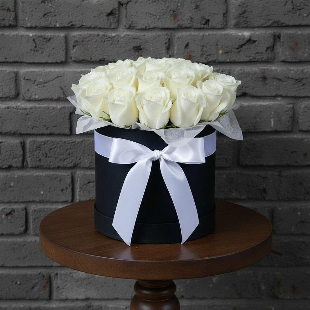 Цветочная композиция из Розы в шляпной коробке в Хоре