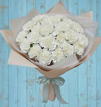 Букет цветов из:  Гвоздики в Хоре