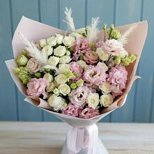 Букет цветов из:  Альстромерии и Розы в Хоре