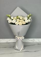 Букет цветов из:  Розы и Лизиантусы в Хоре